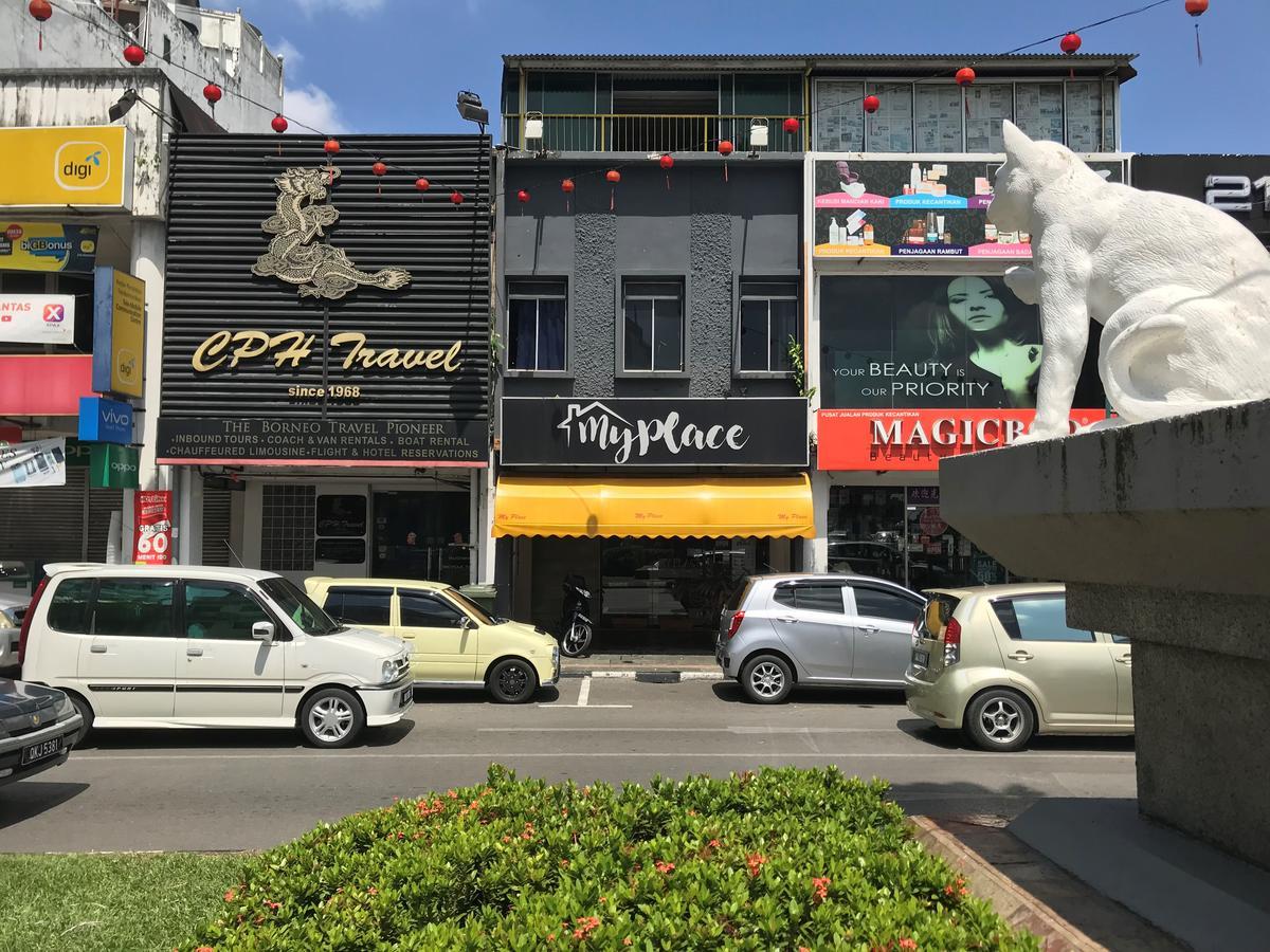 My Place Hotel & Lodge Кучинг Экстерьер фото