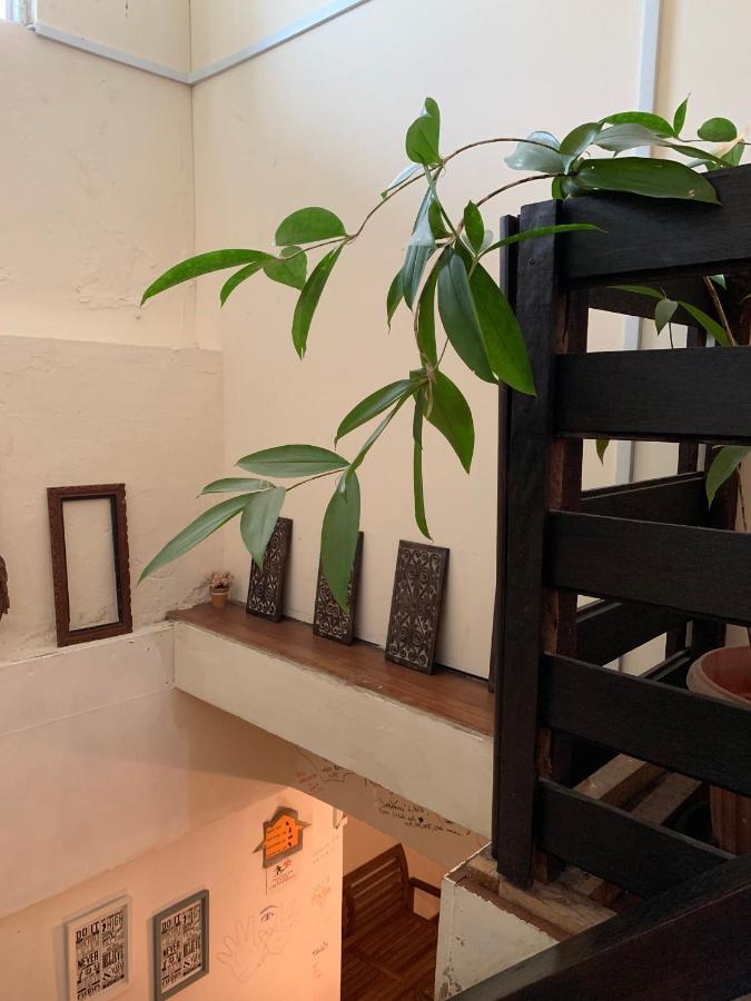 My Place Hotel & Lodge Кучинг Экстерьер фото