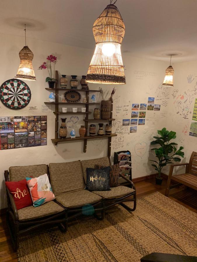 My Place Hotel & Lodge Кучинг Экстерьер фото