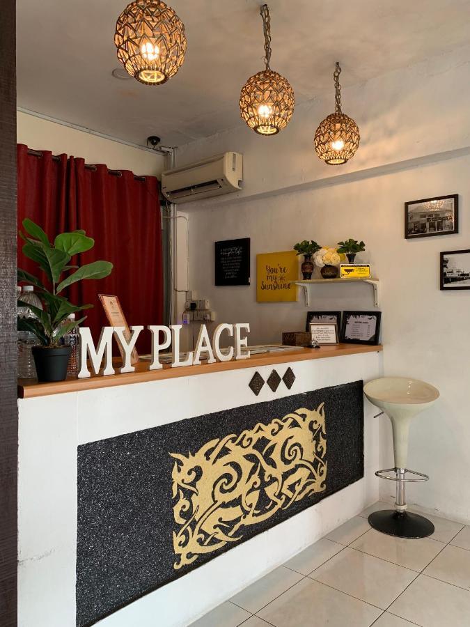 My Place Hotel & Lodge Кучинг Экстерьер фото