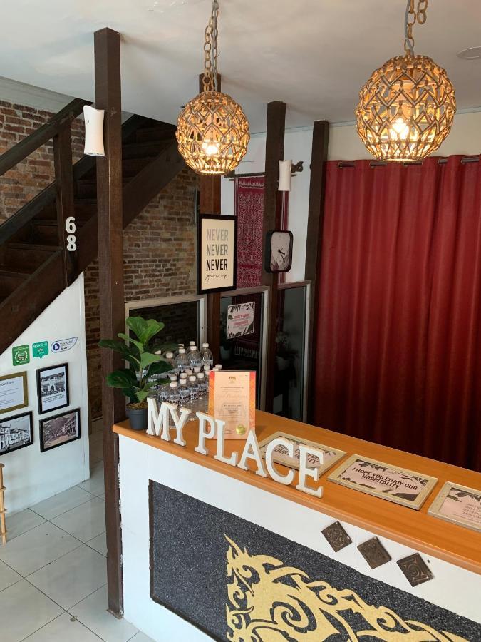 My Place Hotel & Lodge Кучинг Экстерьер фото