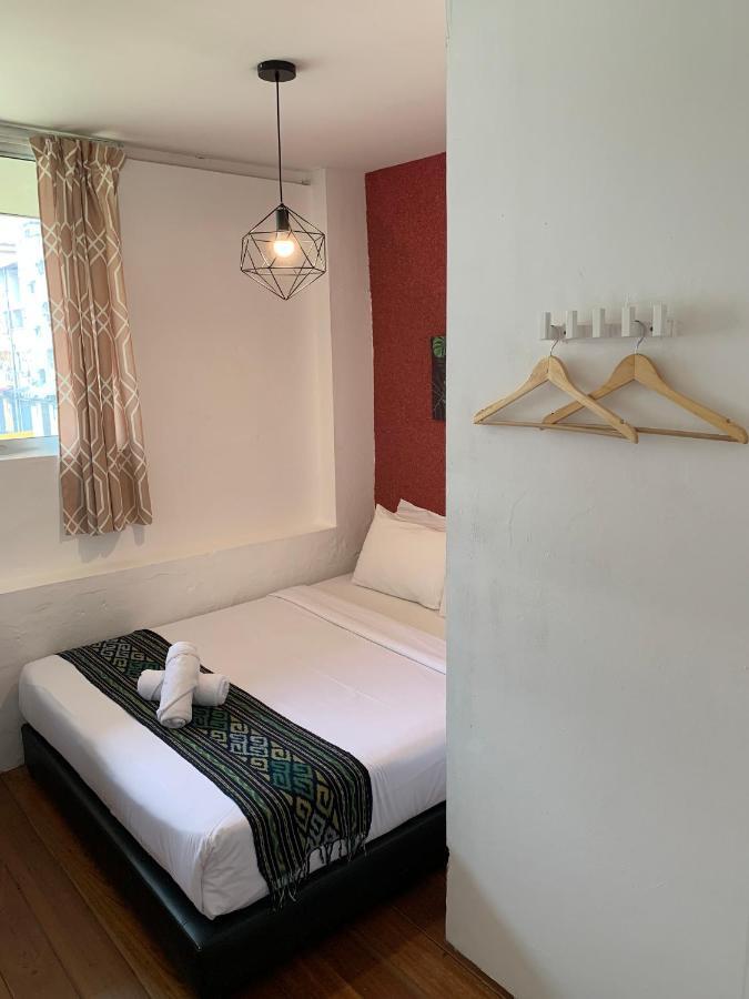 My Place Hotel & Lodge Кучинг Экстерьер фото